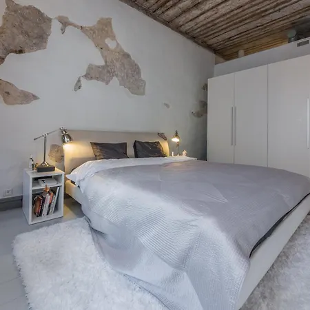 Medieval Old Town Gem With Sauna And Fireplace * Tallinn
