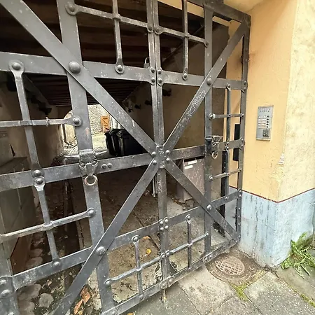 Medieval Old Town Gem With Sauna And Fireplace Appartement Tallinn